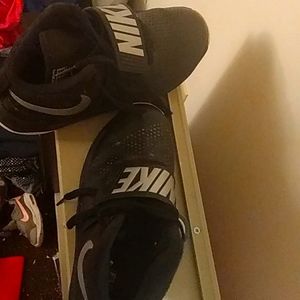 Black/Silver Nike sneakers 6.5yb